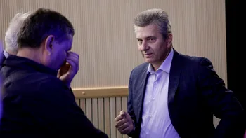 Firma de pază a primăriei din Voluntari, condusă de finul lui Pandele, are bugetul secret, deși înghite anual bani publici. Încrengătura din instituție