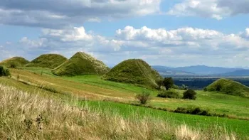 Misterioasele piramide de la Brașov, subiect de speculații și legendă: ce par să ascundă, de fapt