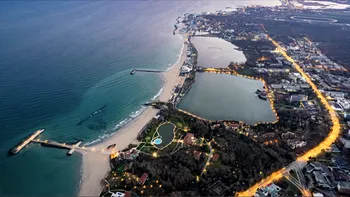 Neptun - Olimp, un fel de ”Nisipurile de Aur” din România: ce faci în stațiunea de pe litoralul Mării Negre, câți bani cheltuiești la mare VIDEO
