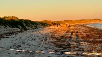 Un obiect foarte ciudat a apărut pe plajă. Autoritățile australiene încă încearcă să deslușească misterul