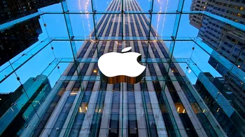 Apple, ”în lumina reflectoarelor”, din nou: ce acuzații i se aduc, cum se apără gigantul