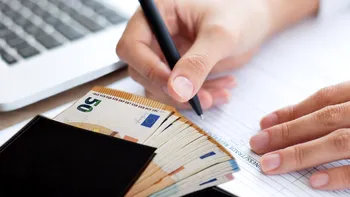 Cum să-ți scrii CV-ul și scrisoarea de intenție, fără nicio greșeală: așa convingi patronul să te angajeze