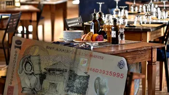 Taxe mai mari pentru HoReCa, motiv de revoltă pentru patroni: deși vor transfera scumpirea la clienți, tot sunt supărați