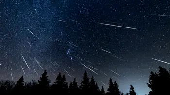 Una dintre cele mai spectaculoase ploi de meteoriți ale anului este vizibilă în această lună: când și de unde o poți vedea