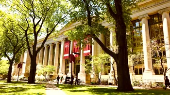Și la ei se intră pe pile. Anchetă la Universitatea Harvard, ce favoruri ar fi fost făcute