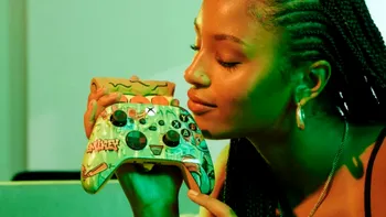 Microsoft lansează un accesoriu cel putin ciudat: cum poți pune mâna pe controllerul Xbox în ediție limitată