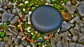 REVIEW Bang & Olufsen Beosound A1 - coloana sonoră a aventurilor tale într-o boxă Bluetooth pentru pasionații de detalii