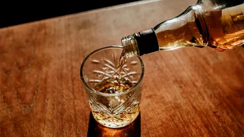 Cercetătorii au descoperit ce se întâmplă în corp când bei un pahar de alcool pe zi. Rezultatele sunt surprinzătoare