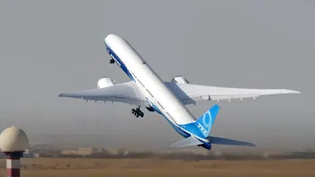 Imagini cu cel mai mare avion de linie din lume: Boeing 777X a fost deja testat în 1.300 de ore de zbor, are două motoare și costă 442 milioane de dolari