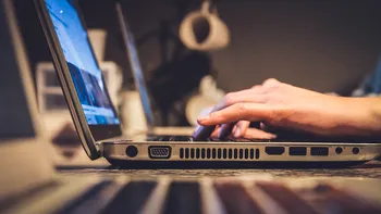 Noi înșelătorii pe internet, în contextul revoluției AI. Cum sunt păcăliți oamenii cu ajutorul inteligenței artificiale 