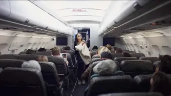 Pasagerii unui zbor au stat blocați 7 ore într-un avion pe pistă
