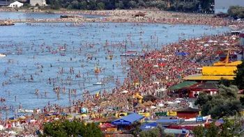 Românii iau cu asalt litoralul în minivacanța de Sfânta Maria. Sunt așteptați peste 110.000 de turiști
