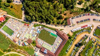 Locul din România unde apa are salinitatea ca Marea Moartă: de ce este unic „ștrandul fără fund” 