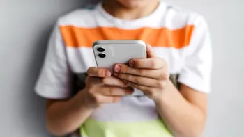 Apple ”le dă bătăi de cap” părinților, dar nu și copiilor: bug-ul buclucaș pe care gigantul promite să-l repare