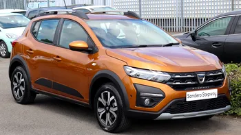 Dacia, mai scumpă la noi cu 15.000 de lei decât în Germania: și în Italia, Spania și Franța e mai ieftină ca la români