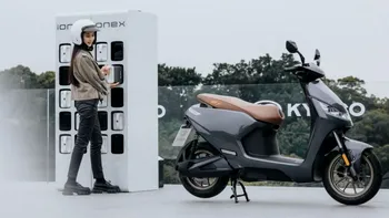 Soluția perfectă pentru autonomie la vehicule electrice: schimbi bateriile ”ca pe șosete”