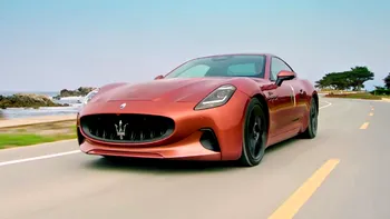 Maserati are o strategie bine pusă la punct: de ce nu vrea să copieze Tesla