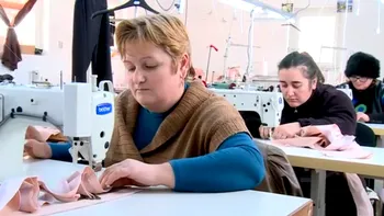Meseria de croitoreasă, mai bănoasă ca niciodată. Totul vine de la UE, se vor umple de bani româncele care știu să coasă