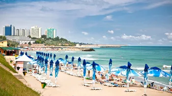 Cât îi costă pe români minivacanța de Sf. Maria: bugetarii, cei mai privilegiați și de data aceasta