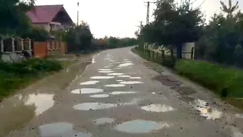 Primarul tău nu asfaltează drumurile, nu bagă apă și canalizare? Nu mai are nicio scuză de acum, decizie finală de la Guvern