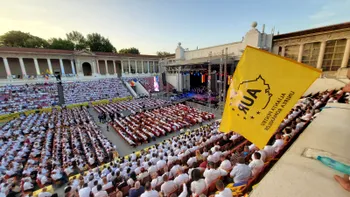 Acuzații grave la AUR. O tânără ar fi fost agresată la Școala de Vară care a avut loc la Neptun. Reacția partidului