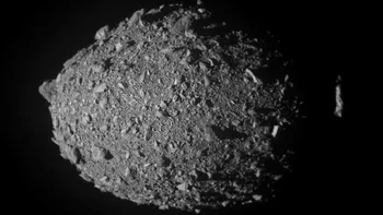 Asteroidul lovit de NASA în 2022 se comportă ciudat. Ce se întâmplă cu Dimorphos, descoperirea făcută de un grup de elevi de liceu