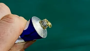 Care este alternativa ecologică la superglue. Adezivul bazat pe o plantă urâtă de români, ce au descoperit cercetătorii