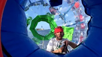 Cum a vrut un bărbat să traverseze Oceanul Atlantic. Ce s-a întâmplat cu el, ”ambarcațiunea” ciudată pe care o folosea