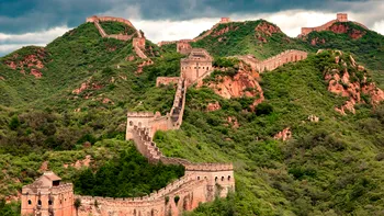 Dezastru la Marele Zid Chinezesc. Doi muncitori, arestați după ce au creat o scurtătură prin el. Foto