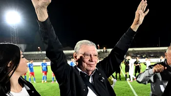 Imagini superbe de la meciul FC Bihor - FCSB. Fanii au dat năvală la porți, Emeric Ienei a fost ovaționat de un întreg stadion - FOTO & VIDEO