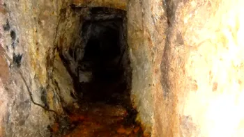 Mina de aur de pe vremea romanilor ce poate fi vizitată. Unde se află, care sunt pericolele pentru turiștii temerari