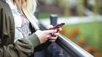 Accesul la rețelele sociale, restricționat pentru copii și adolescenți. Vârsta până la care ar putea fi impus controlul parental