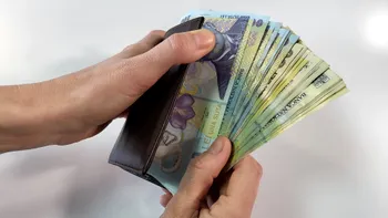 Bani gratis de la stat, 5.000 de lei în plus la salariu pentru acești români. S-a schimbat legea salarizării, de când intră în vigoare