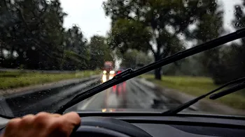 Ce reprezintă punctele negre de pe parbrizul maşinii, de fapt. Sunt vitale, şoferii abia acum află