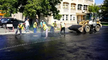 N-avem autostrăzi, dar avem idei. Paradox, românii au inventat cel mai rezistent asfalt