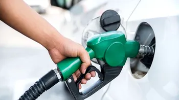 Se întâmplă la pompă și este o veste bună pentru șoferii de mașini pe benzină și motorină. Cât costă carburantul în România