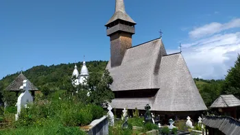 „Tristețea lui Dumnezeu”, în satele românești. Blestemele bisericuțelor din lemn, uitate de lume VIDEO