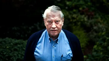 Bogatul care și-a donat aproape toată averea. Cât de sărac a murit Charles F. Feeney, de fapt