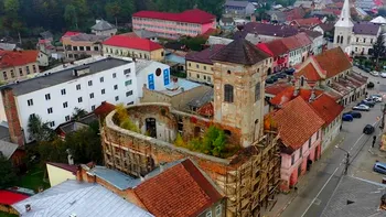 La clopotul care face minuni „nu trebuie să te duci în scopuri necurate”. Povestea bisericii romano-catolice din Abrud [VIDEO]