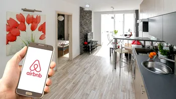 Se schimbă legea pentru AirBnb și Booking: Cum te afectează dacă folosești platformele pentru vacanțe