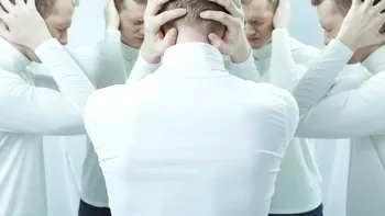 Nu trebuie să fii „nebun” ca să auzi voci. Care este explicația unui fenomen bizar