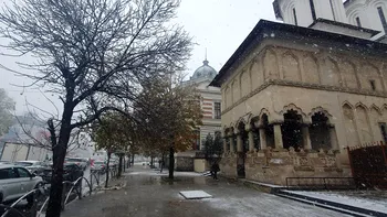 REPORTAJ Tradiția pomenirii Eroilor Revoluției: Slujbe anuale la Biserica Parohiei Colțea, pe 21 Decembrie