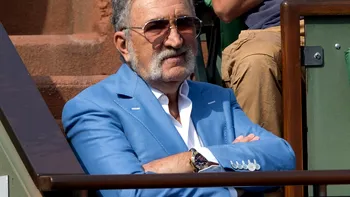 Ion Țiriac a primit cadoul pe care și l-a făcut singur: ”Nu întrebaţi cât costă pentru că e obscen. Îl desfac după Anul nou
