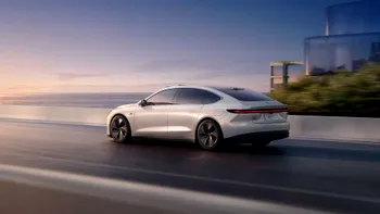 Prima mașină electrică cu 1000 de kilometri de autonomie, testată de chinezi. Dai pe baterii cât pe mașină