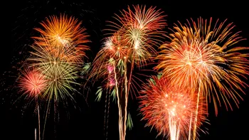 Tradiții bizare de Revelion în lume. Ce fac oamenii în noaptea dintre ani sau în prima zi a anului