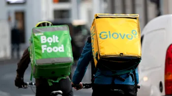 Uber, Glovo, Tazz au parte de noi reguli: Decizia vine direct de la Uniunea Europeană, cum îi afectează pe lucrători