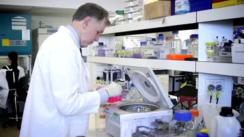 Medicul care a riscat totul pentru un experiment obscur și periculos. Ce a făcut Barry Marshall pentru știință VIDEO
