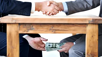 Dacă nu-ți place corupția, trebuie să pleci din România. Suntem ”lideri” în Europa, unde ar trebui să te muți