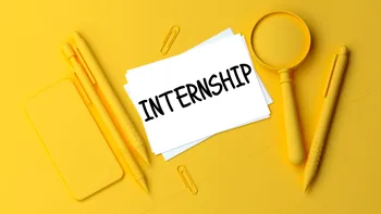 UE vrea să interzică internship-urile: Ce vor oficialii europeni de la stagiile neplătite