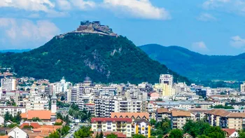 Locul din România unde condamnații la moarte erau aruncați de pe stânci. Ce se întâmpla în Deva, rămânea în Deva